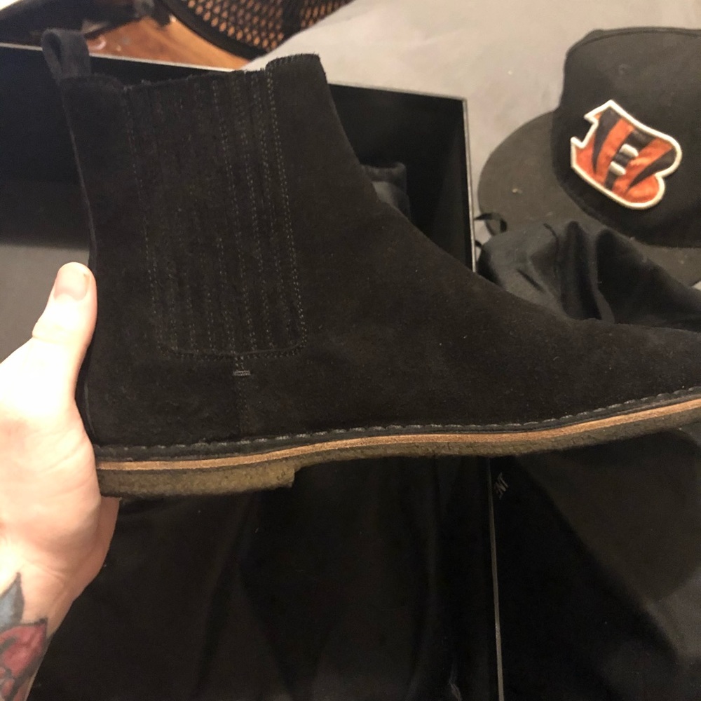 Saint Laurent Nino Crepe Sole Suede Chelsea Boot